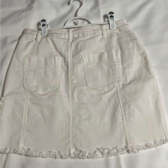 Ladies Jean skirt - Picture 3 of 3